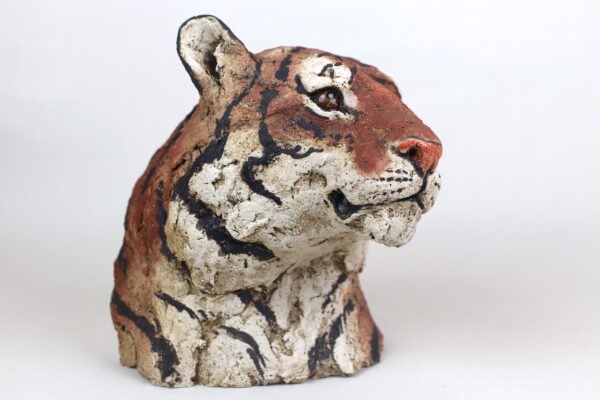 Tiger sculpture